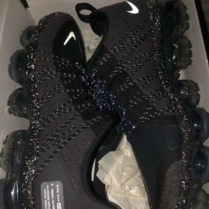 W NIKE AIR VAPORMAX RUN UTLTY BLACK